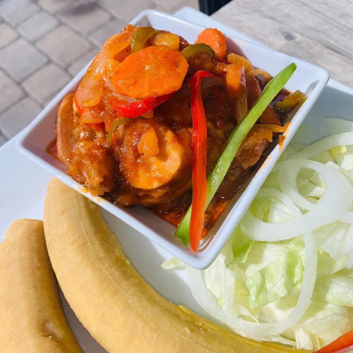 Ragu (Cowfeet) with Boiled Plantains